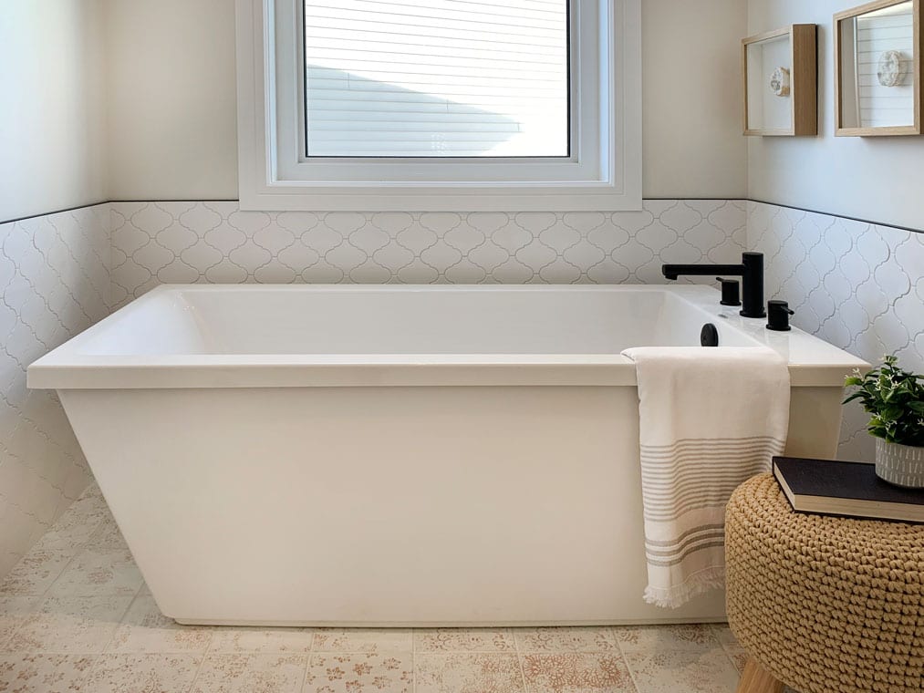Ensuite with Free-standing Soaker Tub