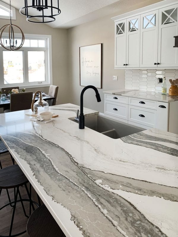Large Island with Quartz Counter Top