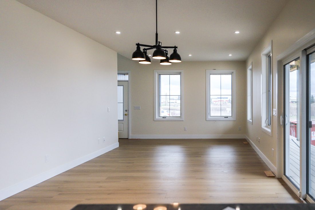 Rockford 2638 Living Room/Dining