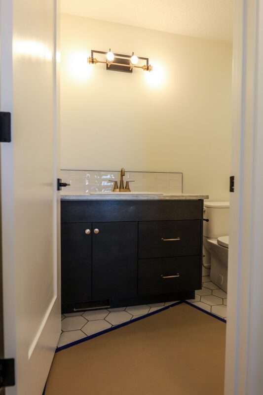 Eastend 2658 Main Bathroom