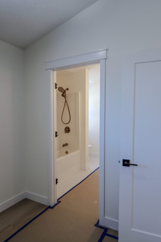 Eastend 2658 Primary Bathroom