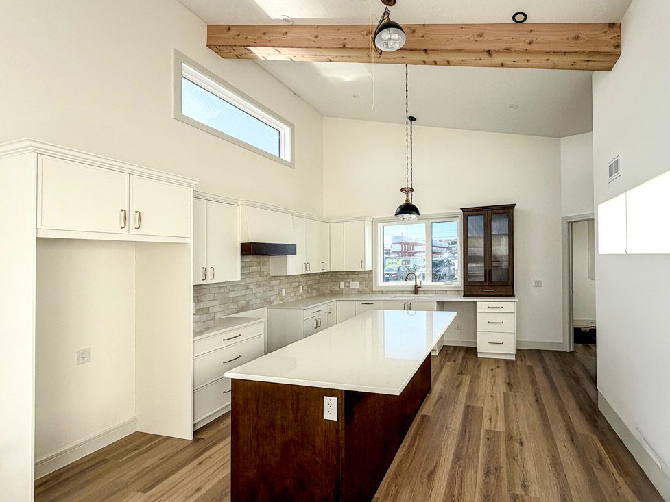 Kitchen with large island